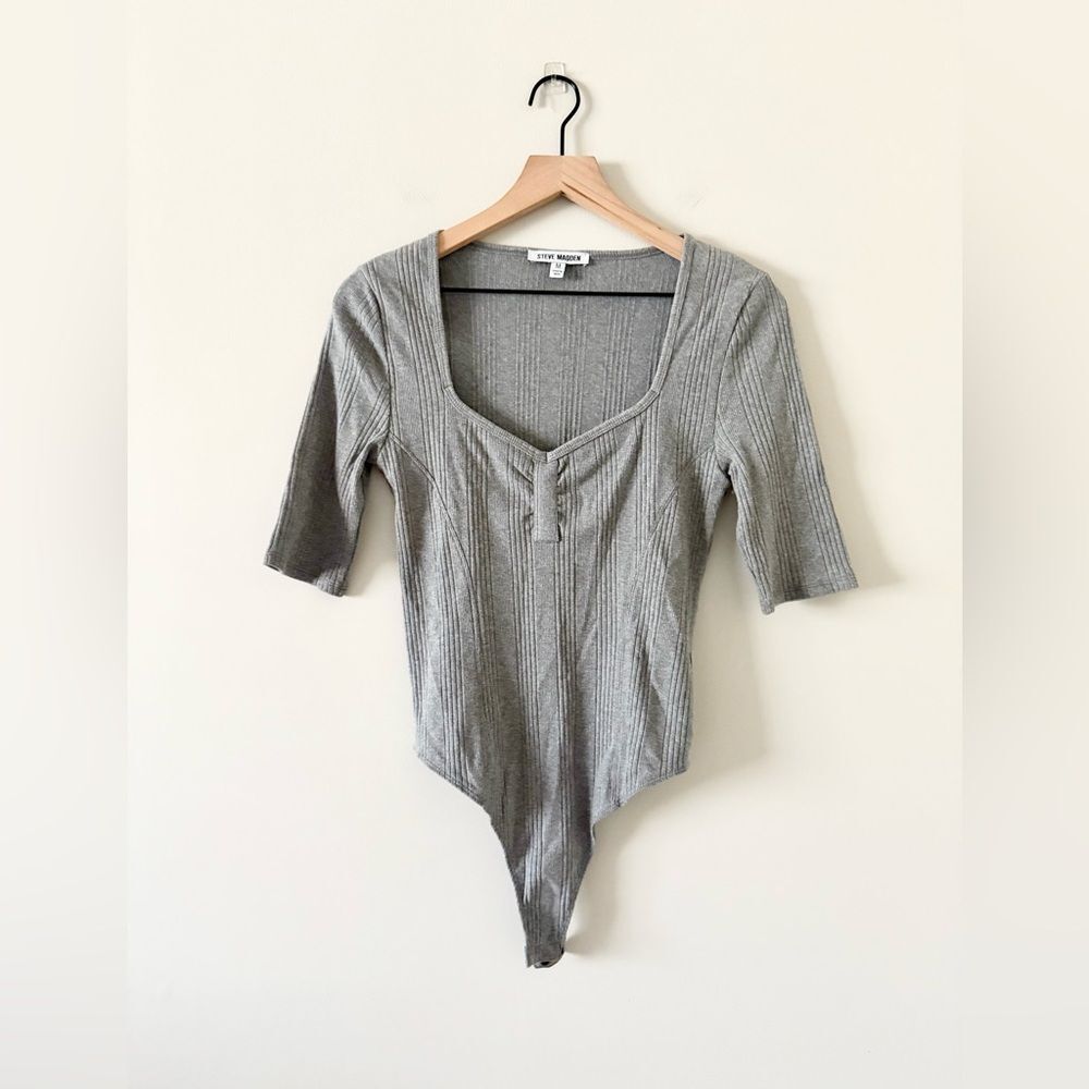 Steve Madden Ribbed Cotton Bodysuit with 3/4 Sleeve in Gray - Size M